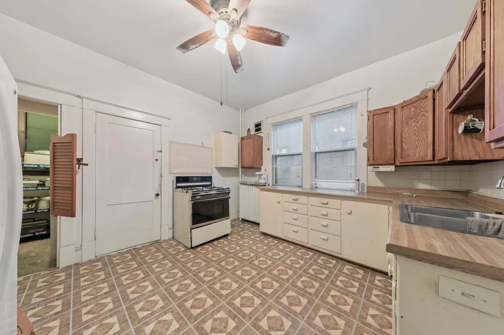 652 Dayton Ave, Saint Paul, MN 55104