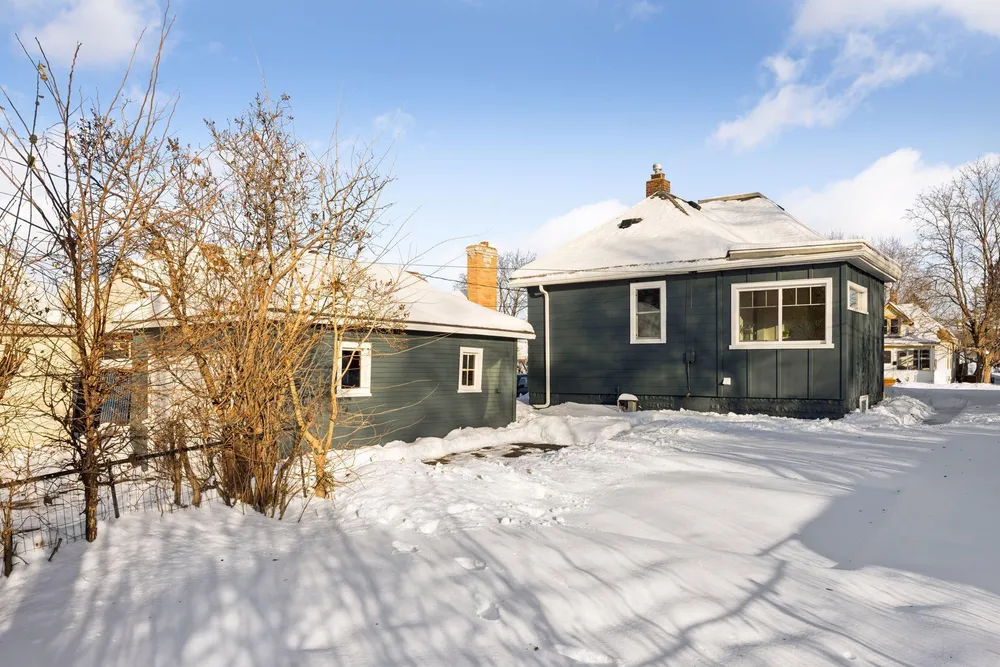 130 10th Ave N, Hopkins, MN 55343
