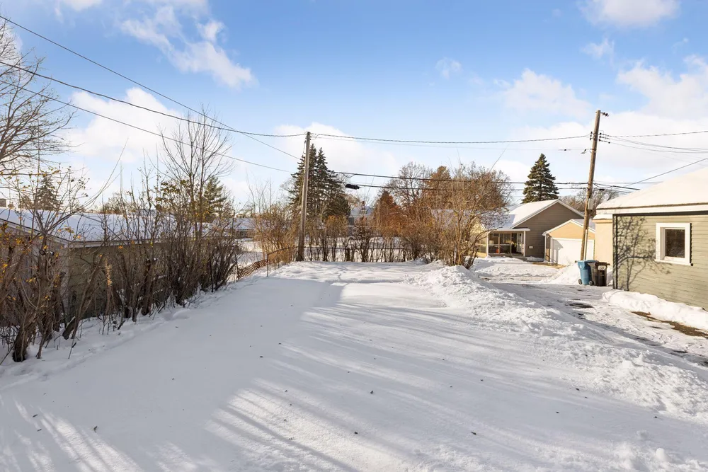 130 10th Ave N, Hopkins, MN 55343