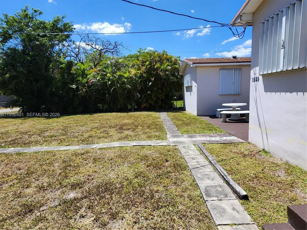 1846 Wiley St, Hollywood, FL 33020