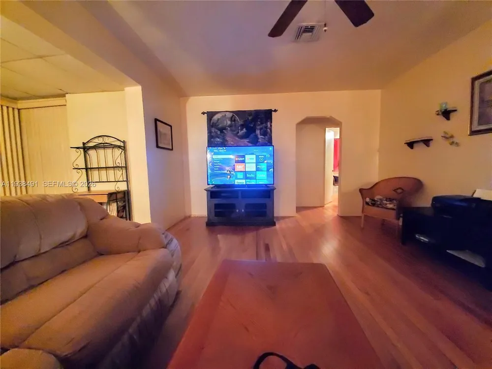 1846 Wiley St, Hollywood, FL 33020