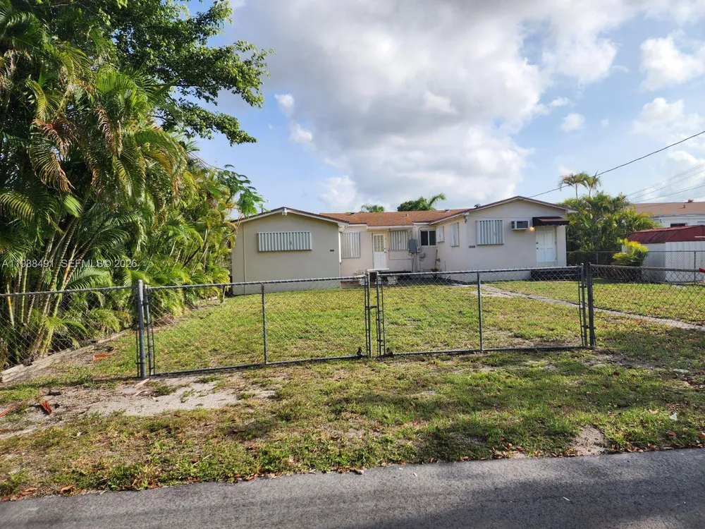 1846 Wiley St, Hollywood, FL 33020
