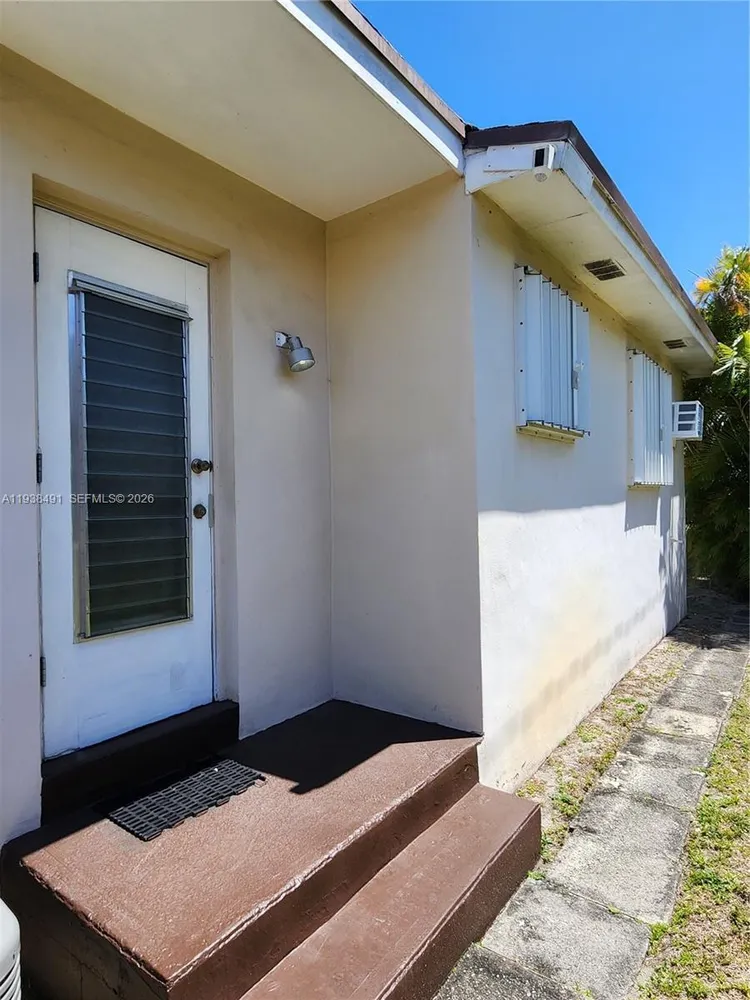 1846 Wiley St, Hollywood, FL 33020