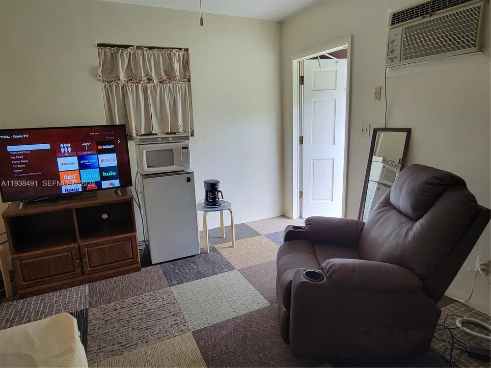 1846 Wiley St, Hollywood, FL 33020
