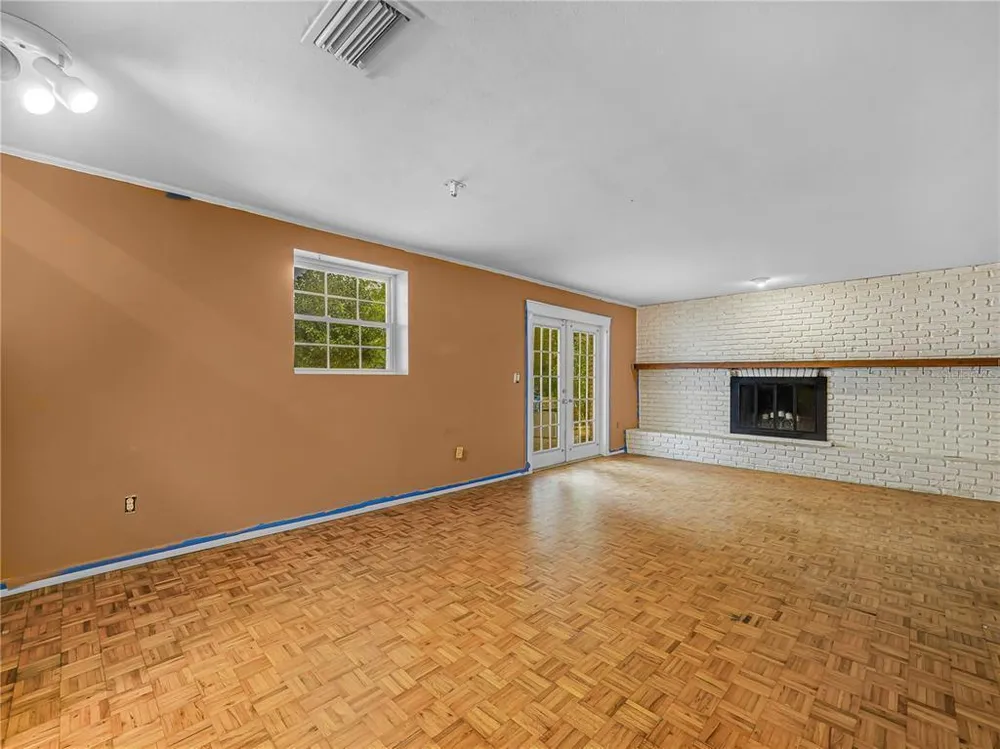 129 Lake Otis Rd, Winter Haven, FL 33884