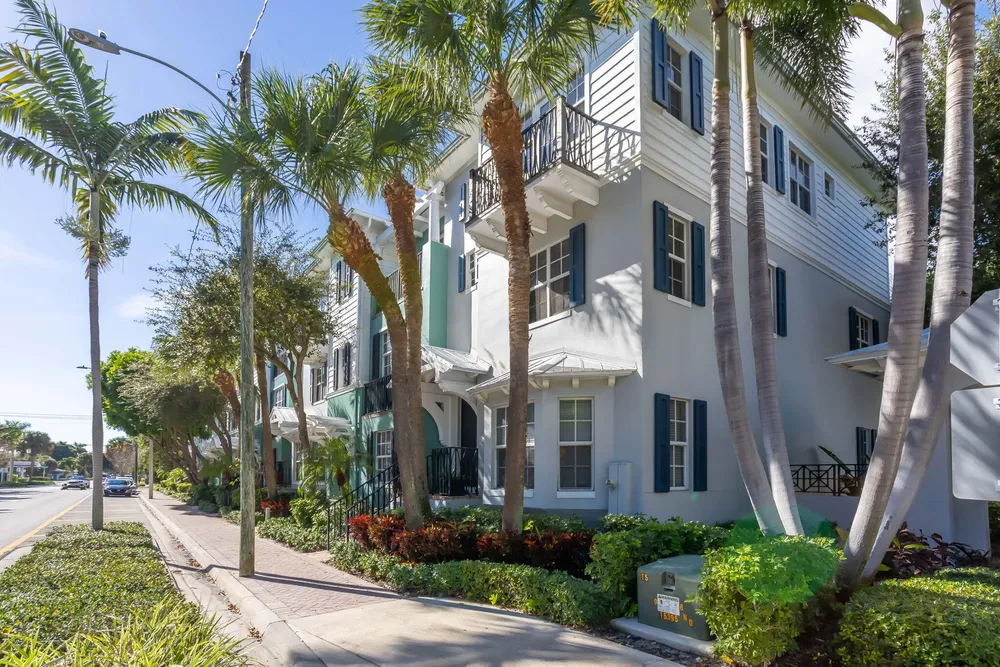 349 E Mallory Circle, Delray Beach, FL 33483