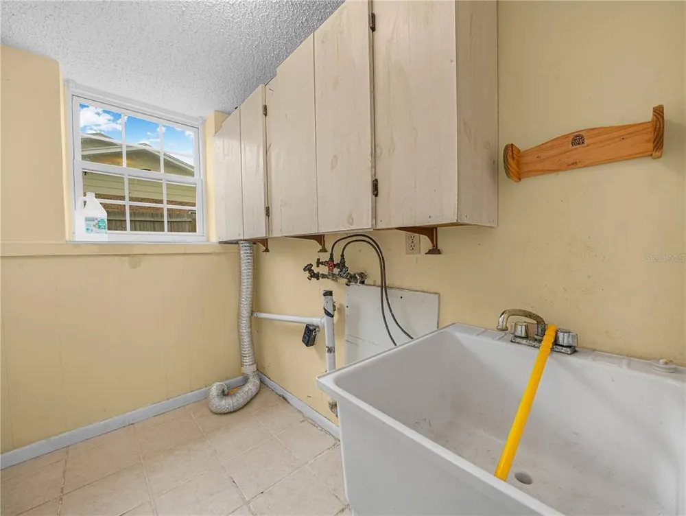 129 Lake Otis Rd, Winter Haven, FL 33884