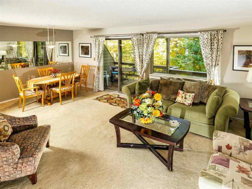1185 Hideaway Valley Dr, Harbor Springs, MI 49740
