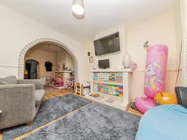 Carrs Road, Clacton-On-Sea thumb 2