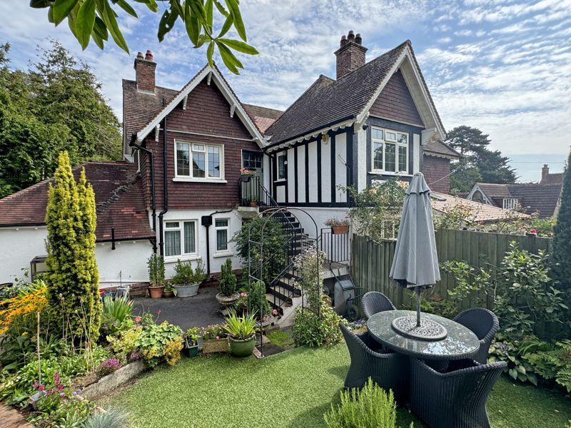 Knowle Drive, Sidmouth Image 1