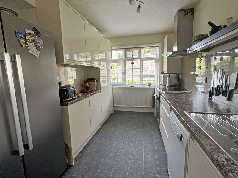 Knowle Drive, Sidmouth Image 5