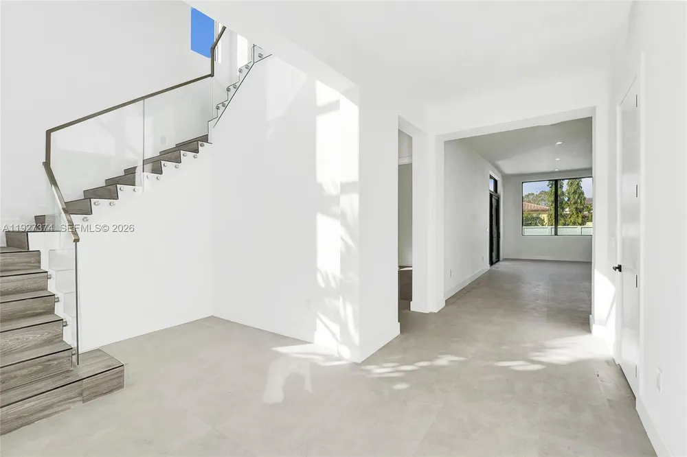 13023 Davie Oaks Dr, Davie, FL 33325