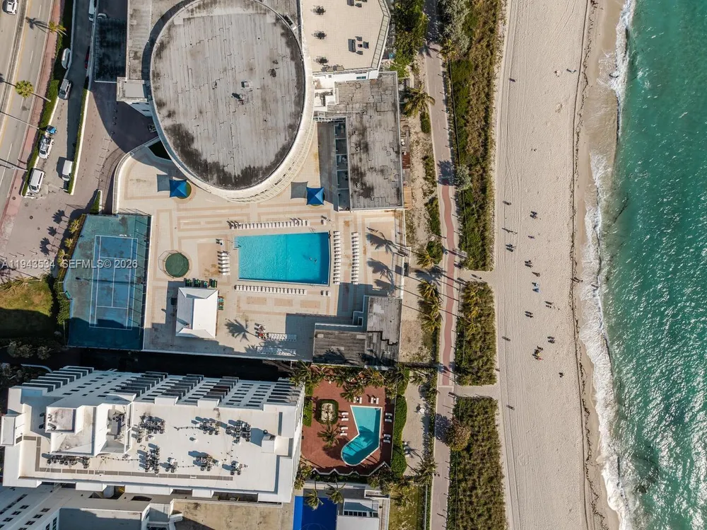 5445 Collins Ave, Miami Beach, FL 33140