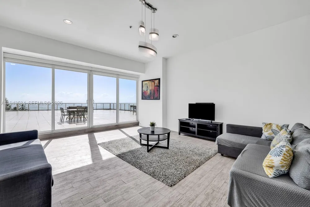 5445 Collins Ave, Miami Beach, FL 33140