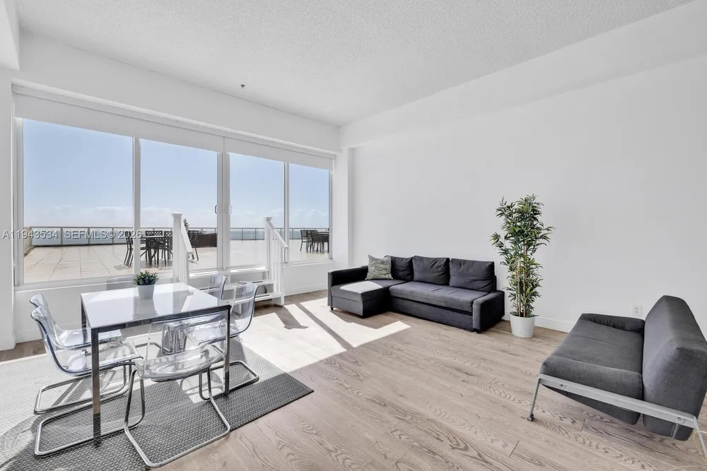 5445 Collins Ave, Miami Beach, FL 33140
