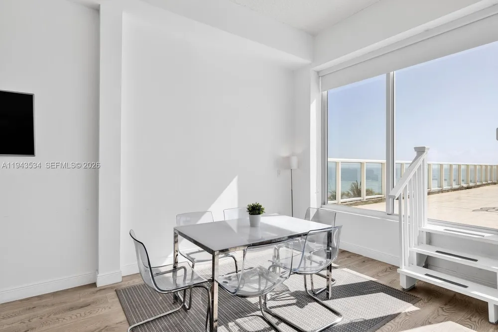 5445 Collins Ave, Miami Beach, FL 33140