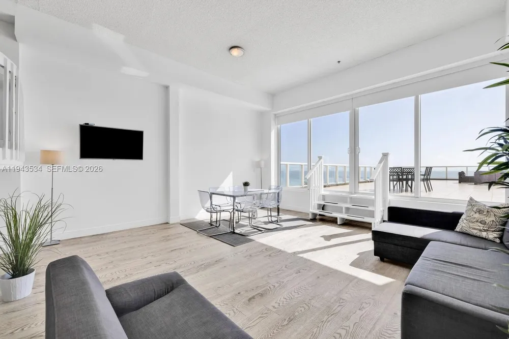 5445 Collins Ave, Miami Beach, FL 33140