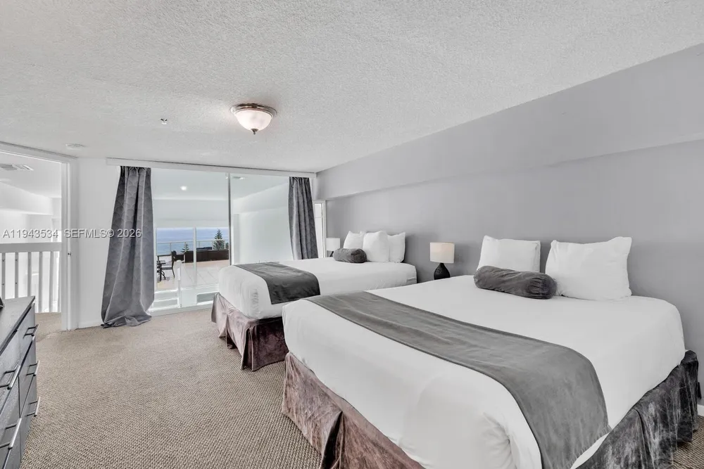 5445 Collins Ave, Miami Beach, FL 33140
