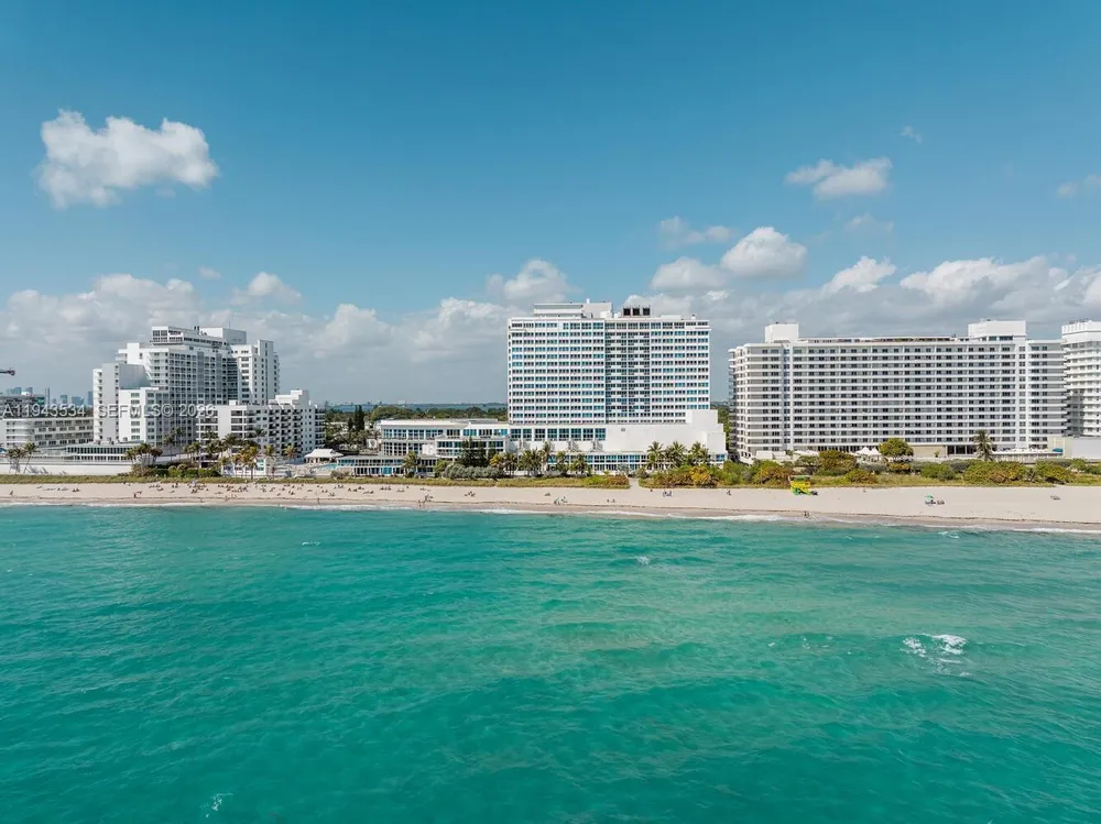 5445 Collins Ave, Miami Beach, FL 33140