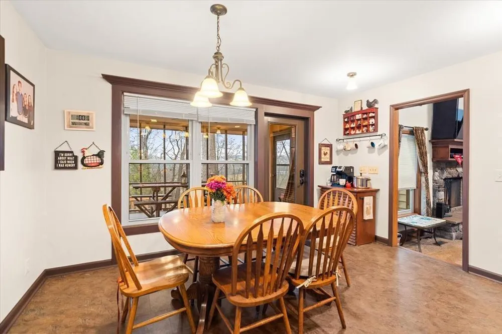 3922 Highway 2, Cohutta, GA 30710