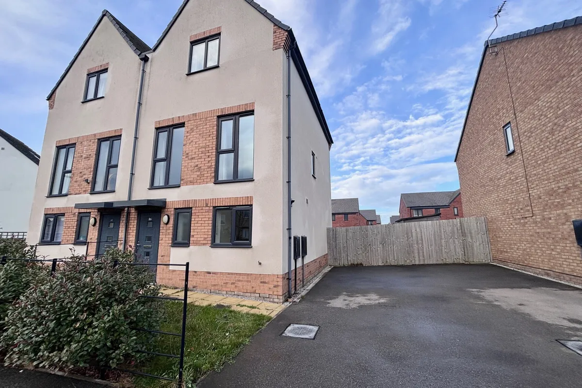 Pioneer Way, Kingswood, HULL
