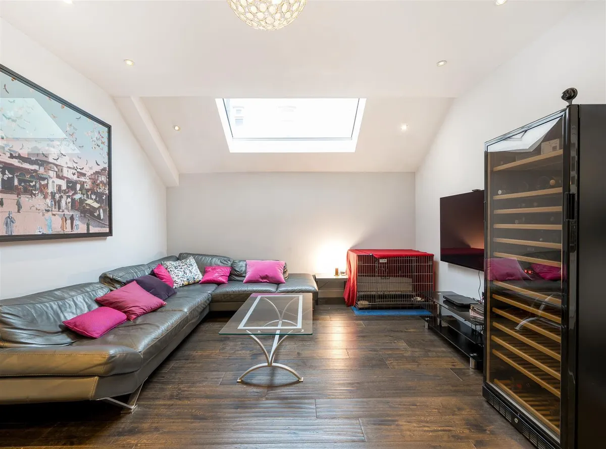 Melrose Avenue, London NW2