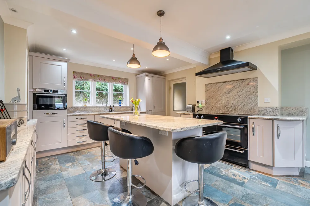 North Hill Close, Winchester, SO22
