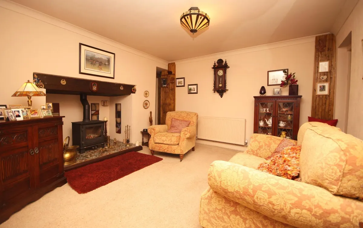 Upper Llandwrog, Caernarfon, Gwynedd, LL54