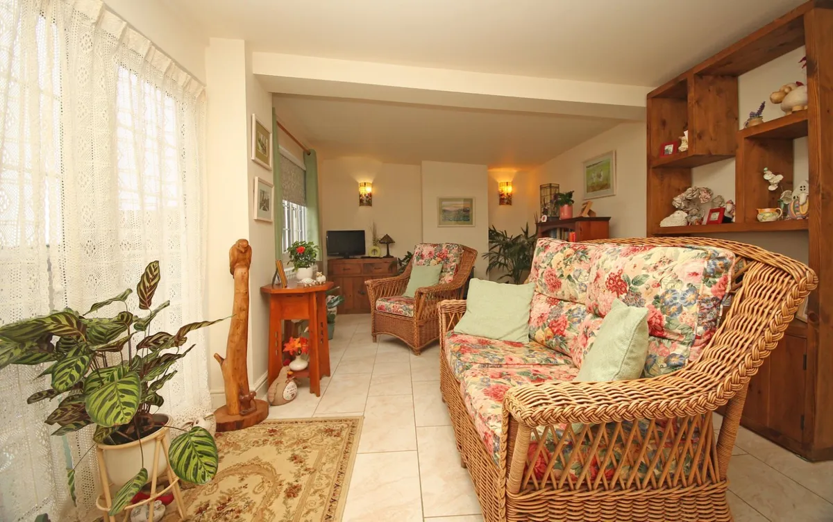 Upper Llandwrog, Caernarfon, Gwynedd, LL54