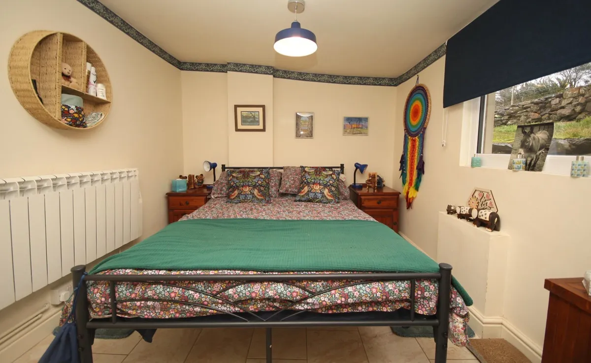 Upper Llandwrog, Caernarfon, Gwynedd, LL54
