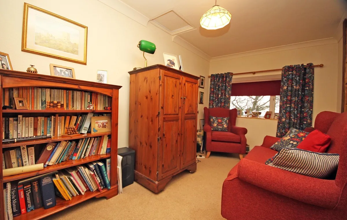 Upper Llandwrog, Caernarfon, Gwynedd, LL54