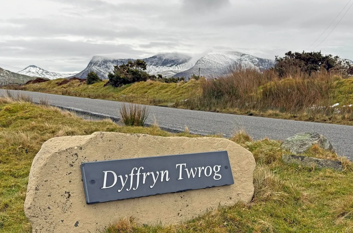 Upper Llandwrog, Caernarfon, Gwynedd, LL54
