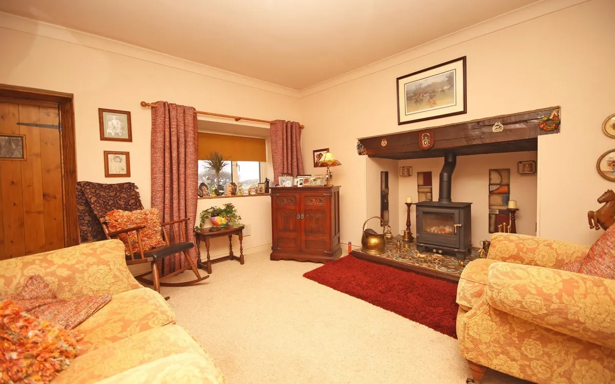 Upper Llandwrog, Caernarfon, Gwynedd, LL54