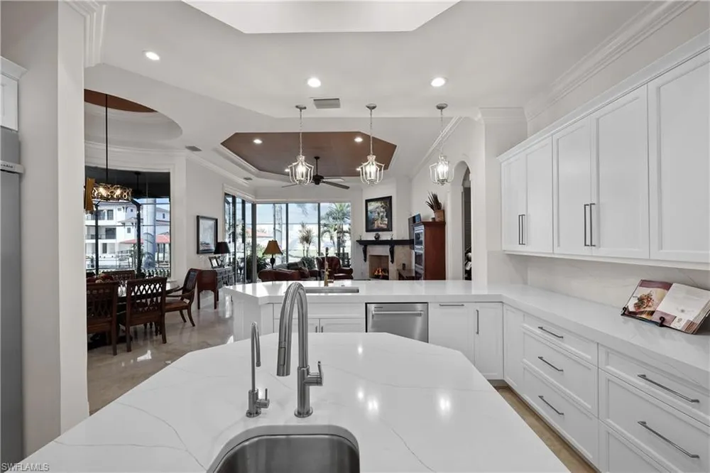 447 Egret Ave, Naples, FL 34108