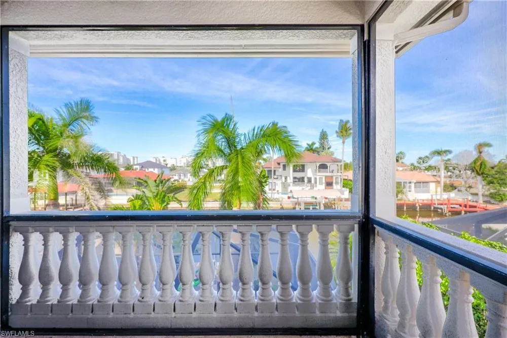 447 Egret Ave, Naples, FL 34108