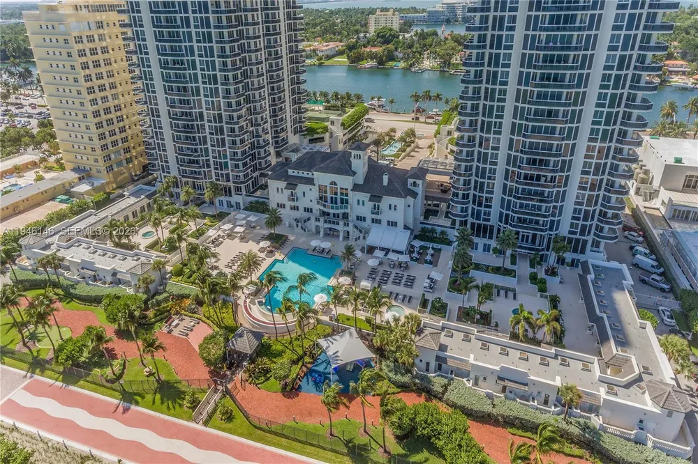 4779 Collins Ave, Miami Beach, FL 33140