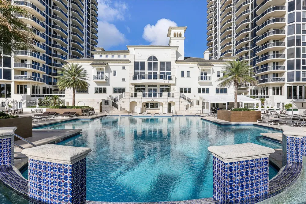 4779 Collins Ave, Miami Beach, FL 33140