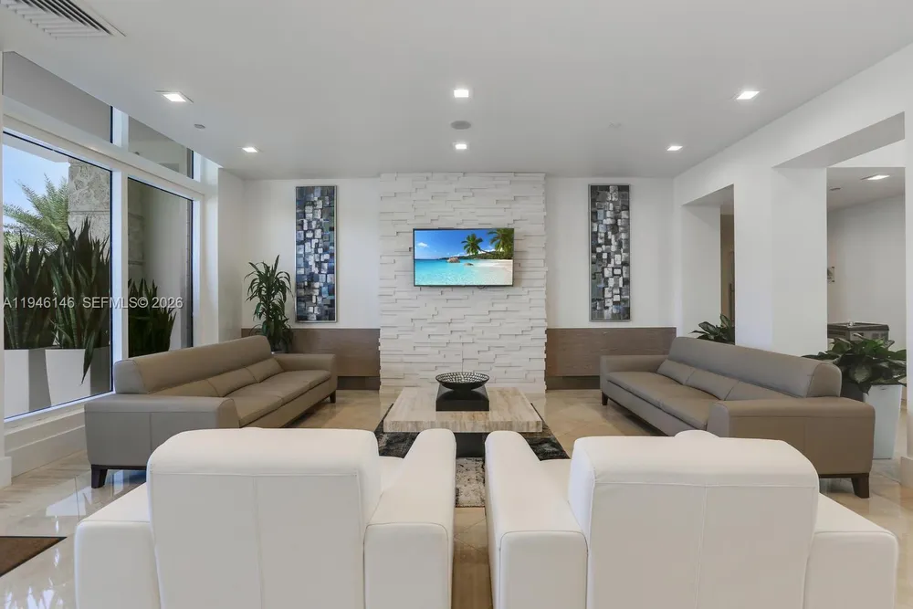 4779 Collins Ave, Miami Beach, FL 33140