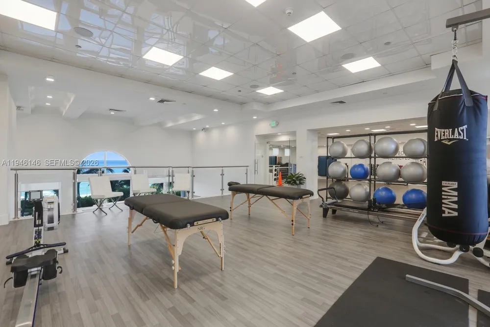 4779 Collins Ave, Miami Beach, FL 33140