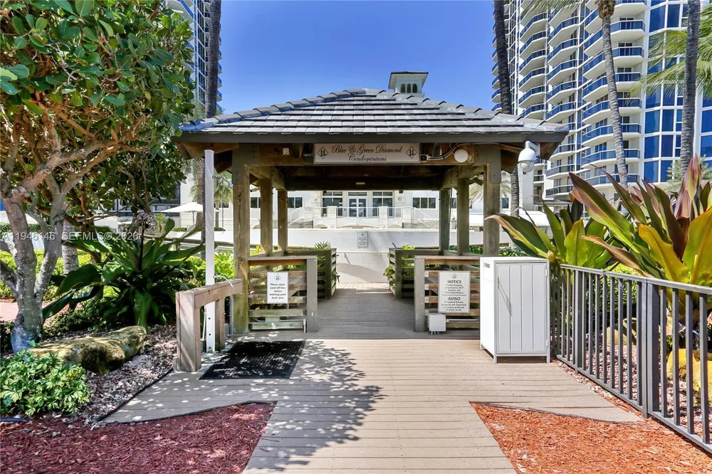 4779 Collins Ave, Miami Beach, FL 33140