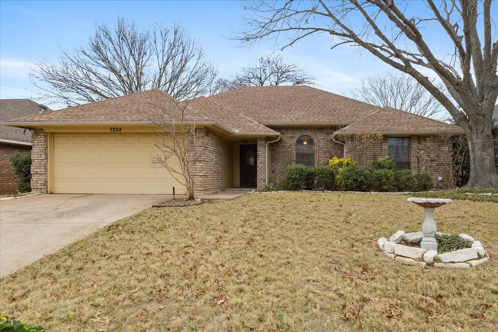 7824 Mahonia Dr, Fort Worth, TX 76133