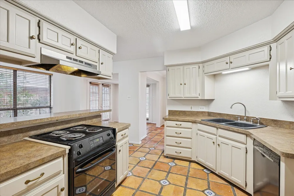7824 Mahonia Dr, Fort Worth, TX 76133