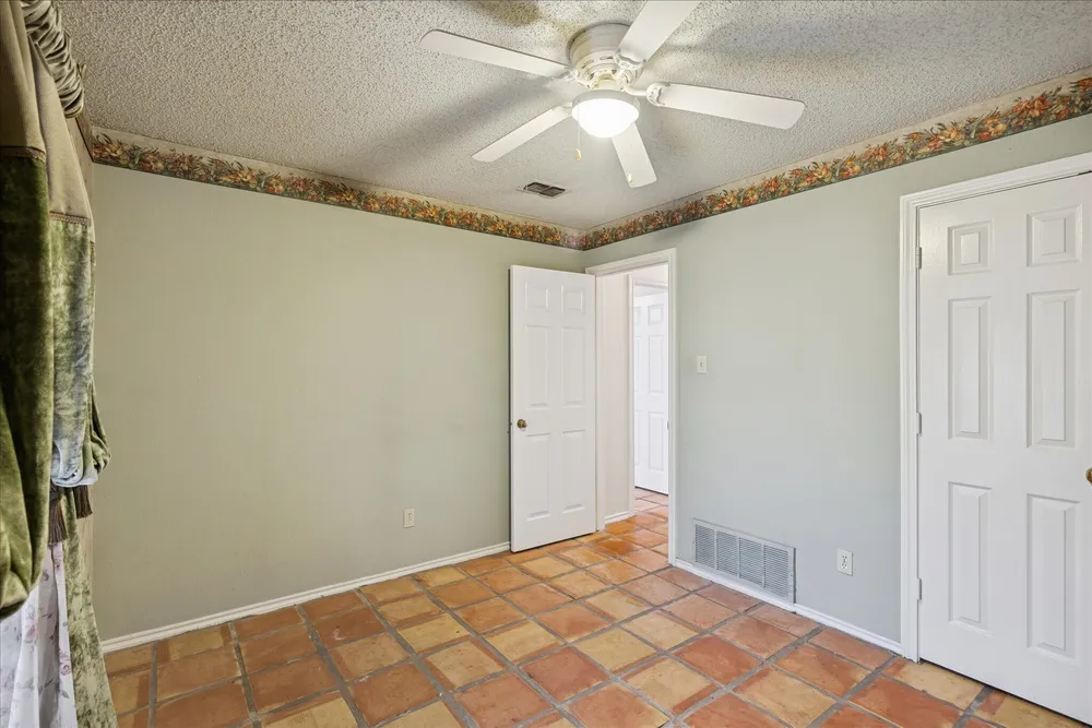 7824 Mahonia Dr, Fort Worth, TX 76133