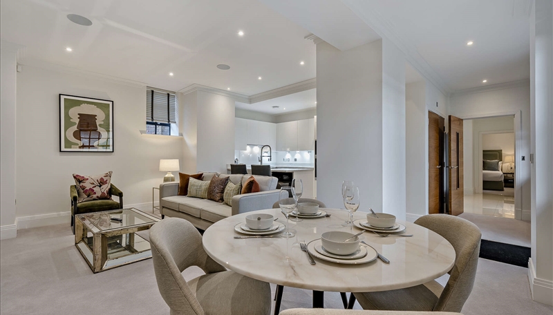 Stunning Two-Bedroom Riverside Garden Apartment Image 3