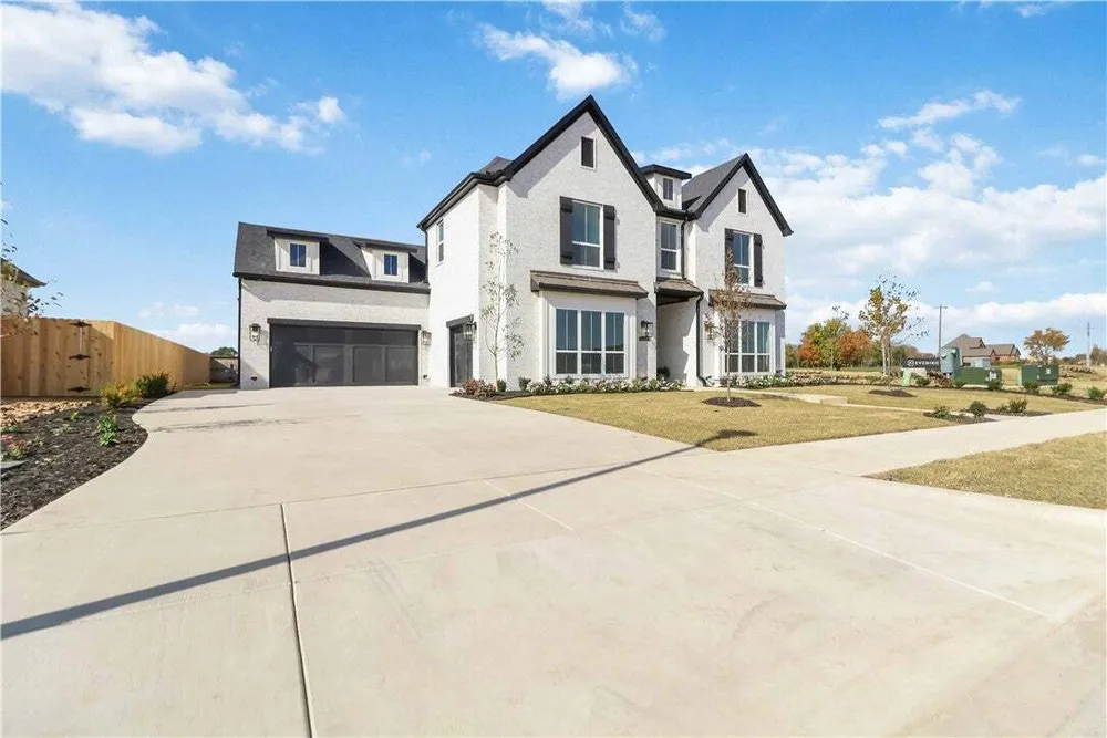 4300 S 87th Pl, Bentonville, AR 72713