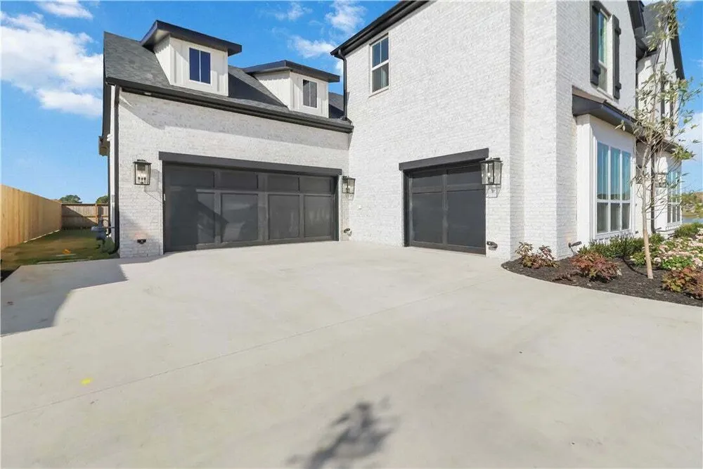 4300 S 87th Pl, Bentonville, AR 72713