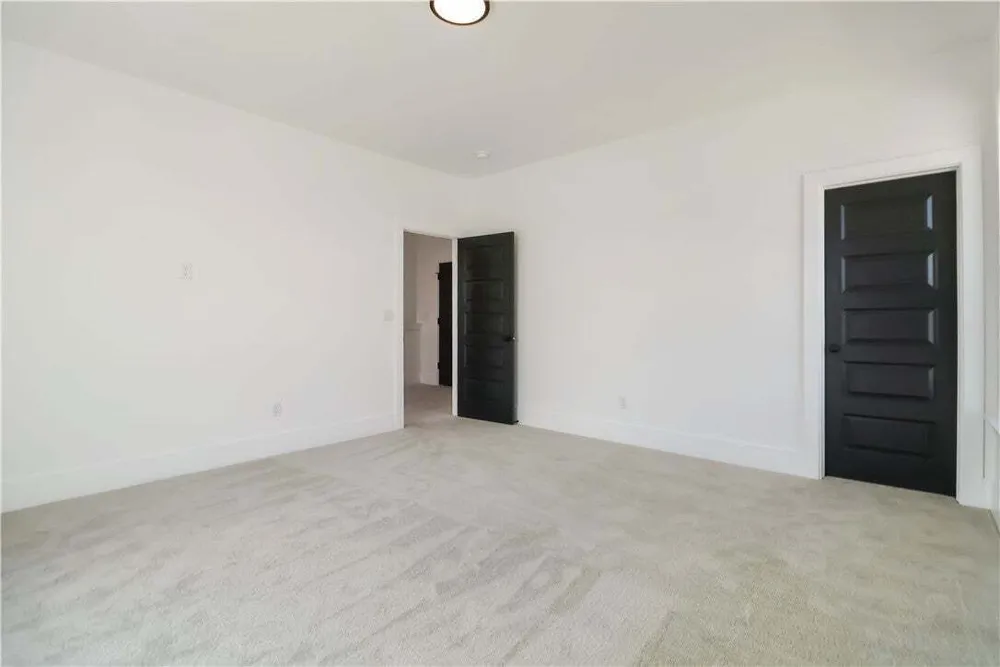 4300 S 87th Pl, Bentonville, AR 72713