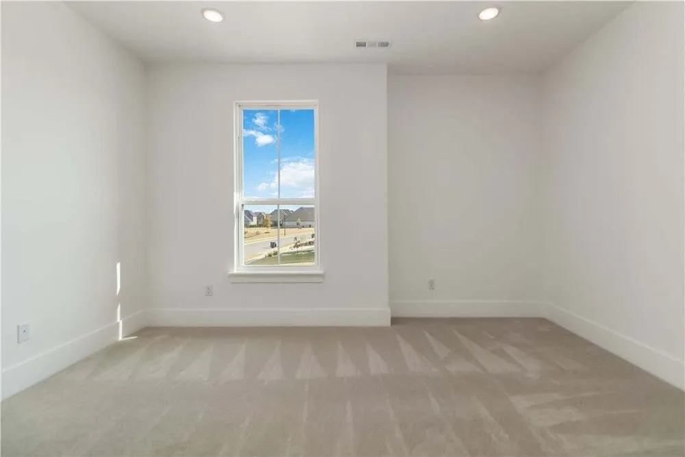 4300 S 87th Pl, Bentonville, AR 72713