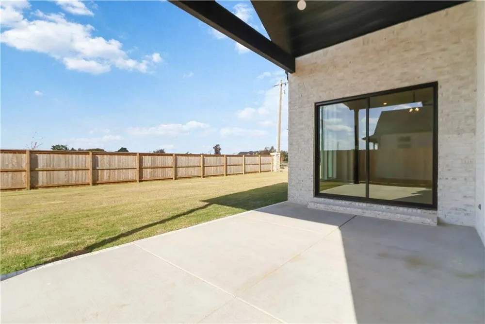 4300 S 87th Pl, Bentonville, AR 72713