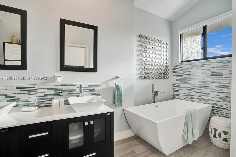 21388 Marina Cove Cir, Aventura, FL 33180